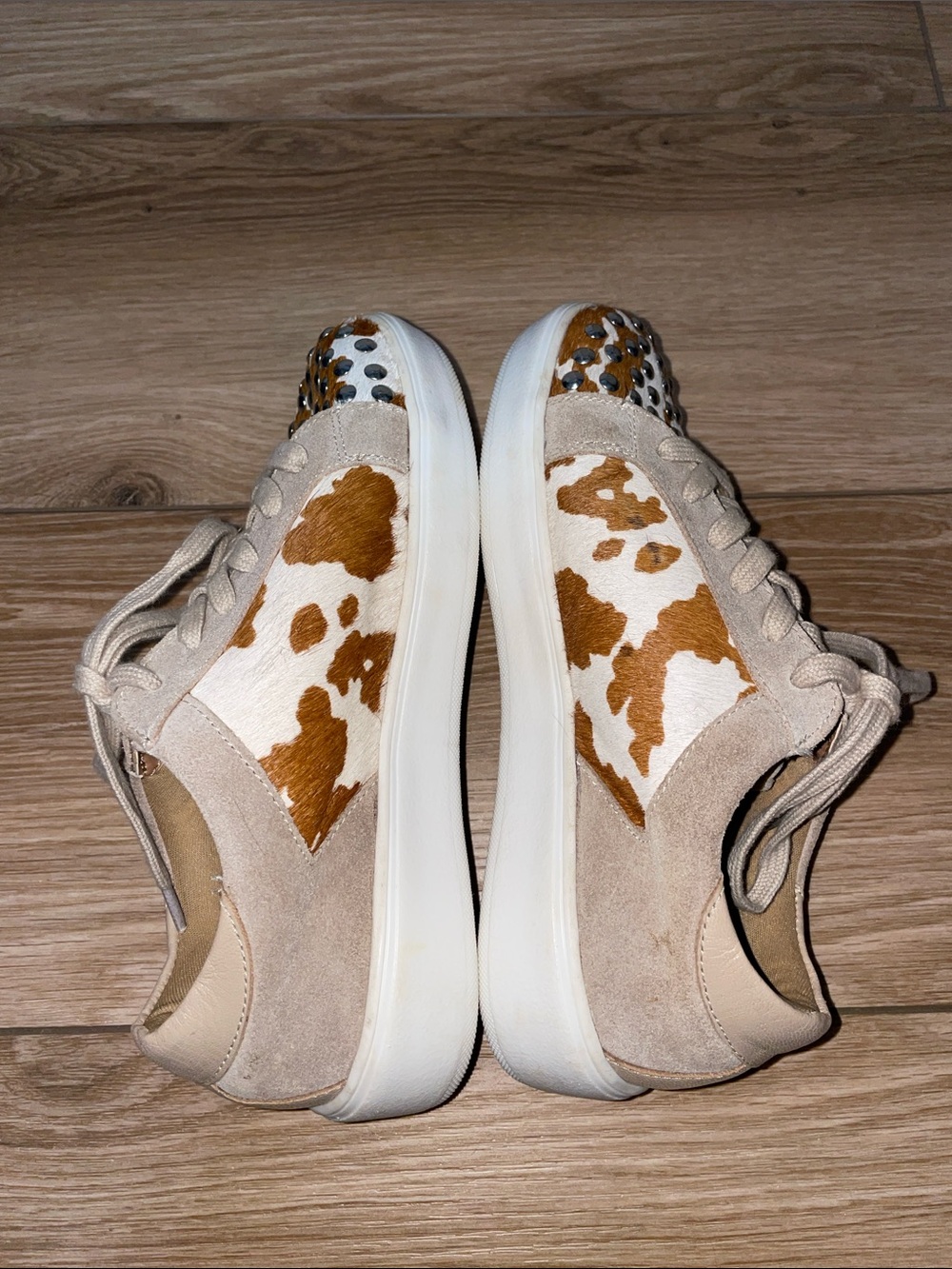 Myra Grin Sneakers - Picture 9 of 9